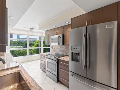 3500 Mystic Pointe Dr APT 306