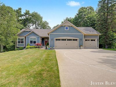 5515 Hagenvale Ct NE