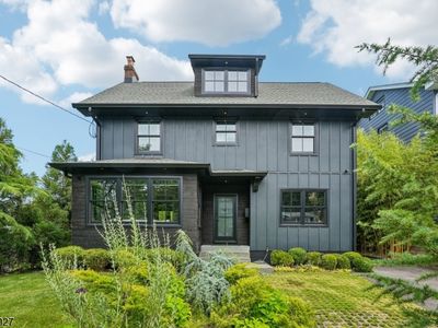 63 Ravine Ave