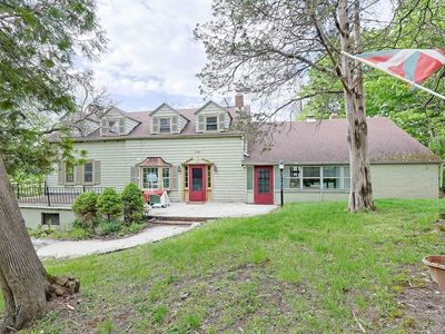 82 Lower Road