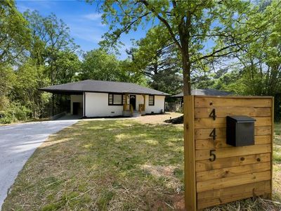 445 Carey Dr SE