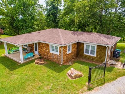 856 Old Highway 100