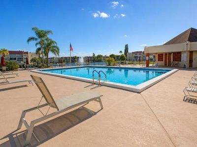 2750 W Sunrise Lakes Drive W #112