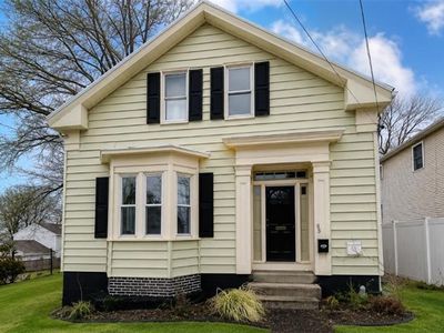 38 Pleasant St