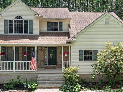 802 Hollow Rd