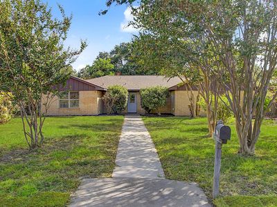 1817 Medina Dr