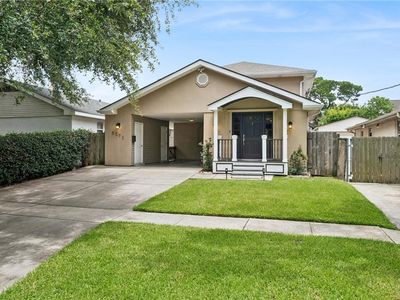 6571 Bellaire Dr