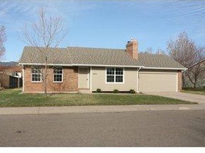 2473 Wyandotte Dr