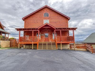 1083 Towering Oaks Dr