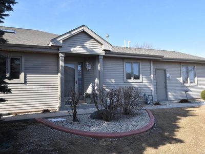 N80W17513 Robin CIRCLE