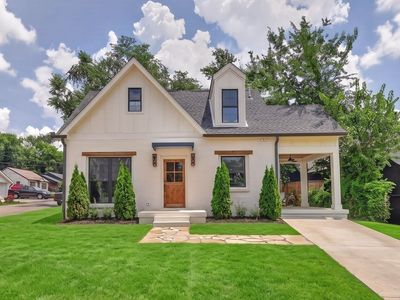 1417 Montgomery Ave