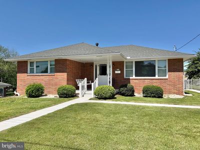27 Moran Ave