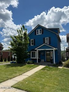 2404 Graham Ave
