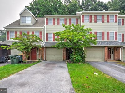 Property at 433 Crosswinds Dr, Lititz, PA