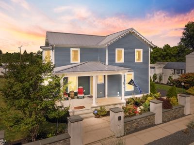 10 Laurel Ave