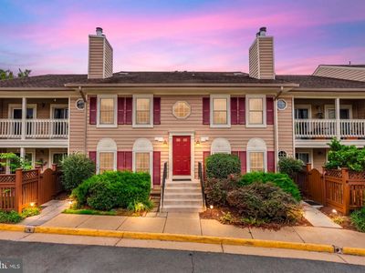 6043 Essex House Sq #B