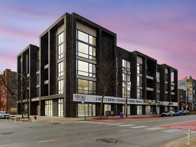 754 N Bishop St #206