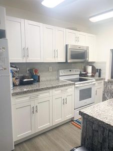 Property at 177 Lakeview Dr APT 104, Weston, FL