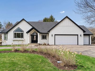 901 Mendakota Ct