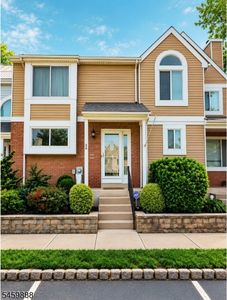 34 Whitehall Ct