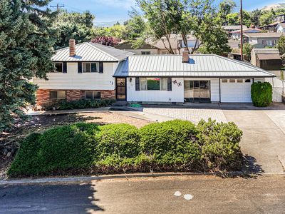 Property at 1004 Maple St W, The Dalles, OR