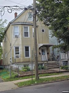 11 Caroline Avenue