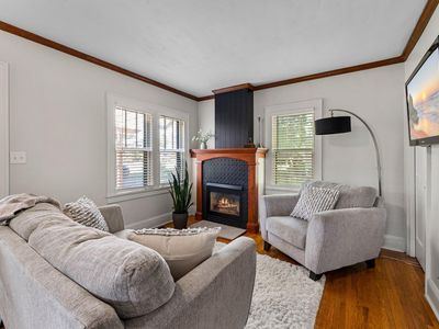 3317 Lake Shore Blvd