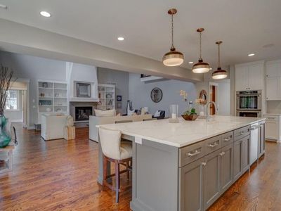 2807 W 50th Ter