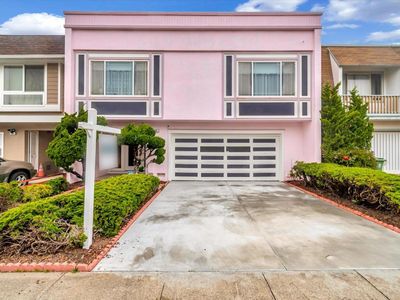 26 Saint Marks Ct