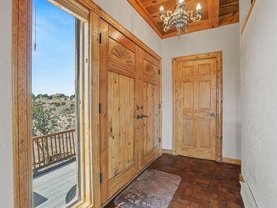 2 Cueva Canyon Rd