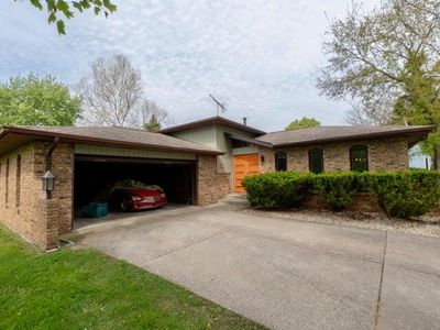 1752 Greenview Ave