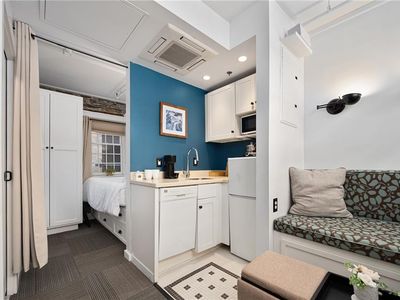 65 Weybosset St APT 304