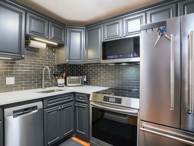 9 Appleton St APT 208