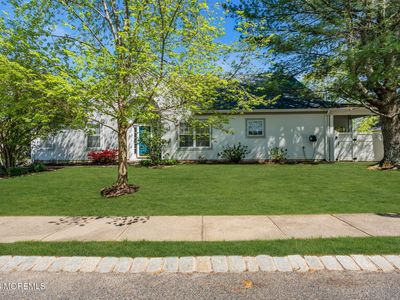 2 Bedford Court