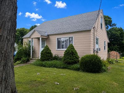 1095 Vos St
