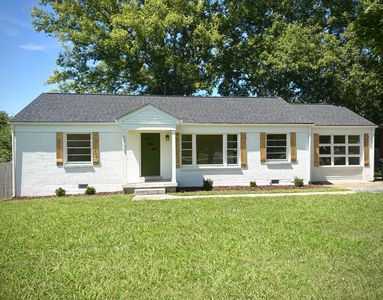 1906 Wedgewood Dr