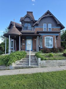 Property at 1003 Edgington Ave, Eldora, IA