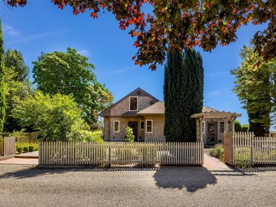 5836 Chuckanut Drive