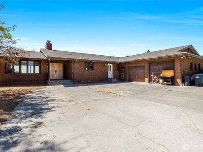 310 N Crestview Drive