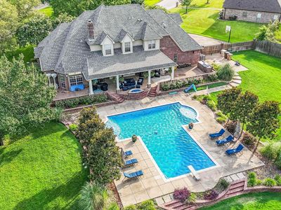 1660 Holcomb Cir