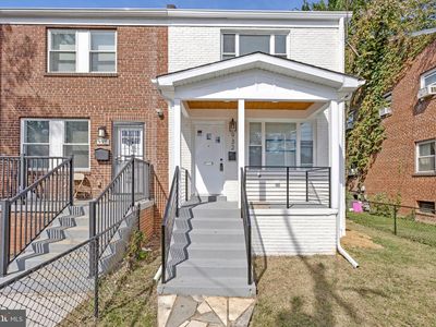 932 Southern Ave SE