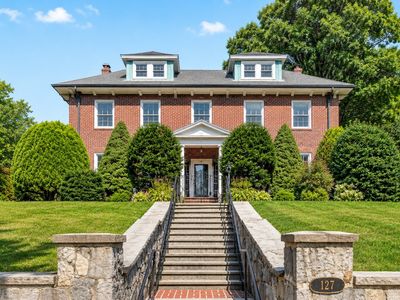 127 Commonwealth Ave