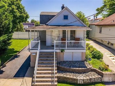 Property at 690 Carson Ave, Perth Amboy, NJ