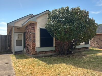 1422 Windmill Ln