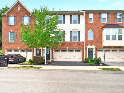 Property at 108 Noble Woods Dr, Coraopolis, PA