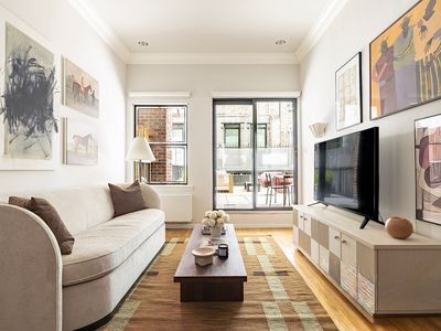 35 E 10th St APT 2D