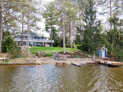 900 Indianwood Rd