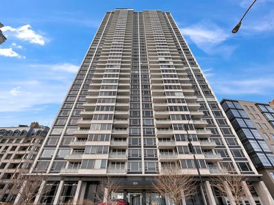 1300 N Lake Shore Dr APT 15D