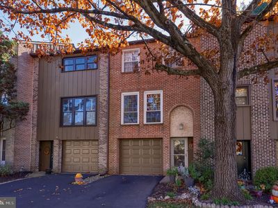 Property at 19 Club Ln, Reading, PA