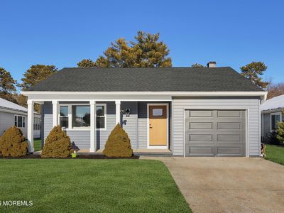 66 Paradise Boulevard